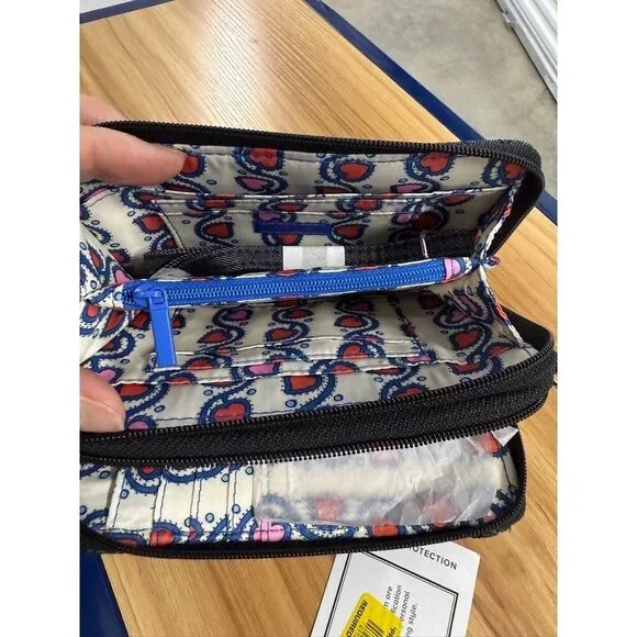 Vera Bradley Iconic RFID Crossbody Wallet - Denim Navy w/Heart Embroidery NWT - Picture 4 of 8